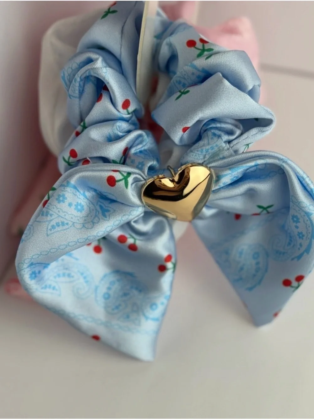 NWT ⚜️🩵💖⚜️ Social Strand Beautiful Scrunchies Hair Ties Set of 3